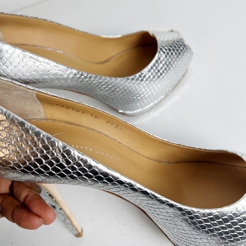 Giuseppe Zanotti Sharon metallic peep-toe pumps - Picture 6 of 10